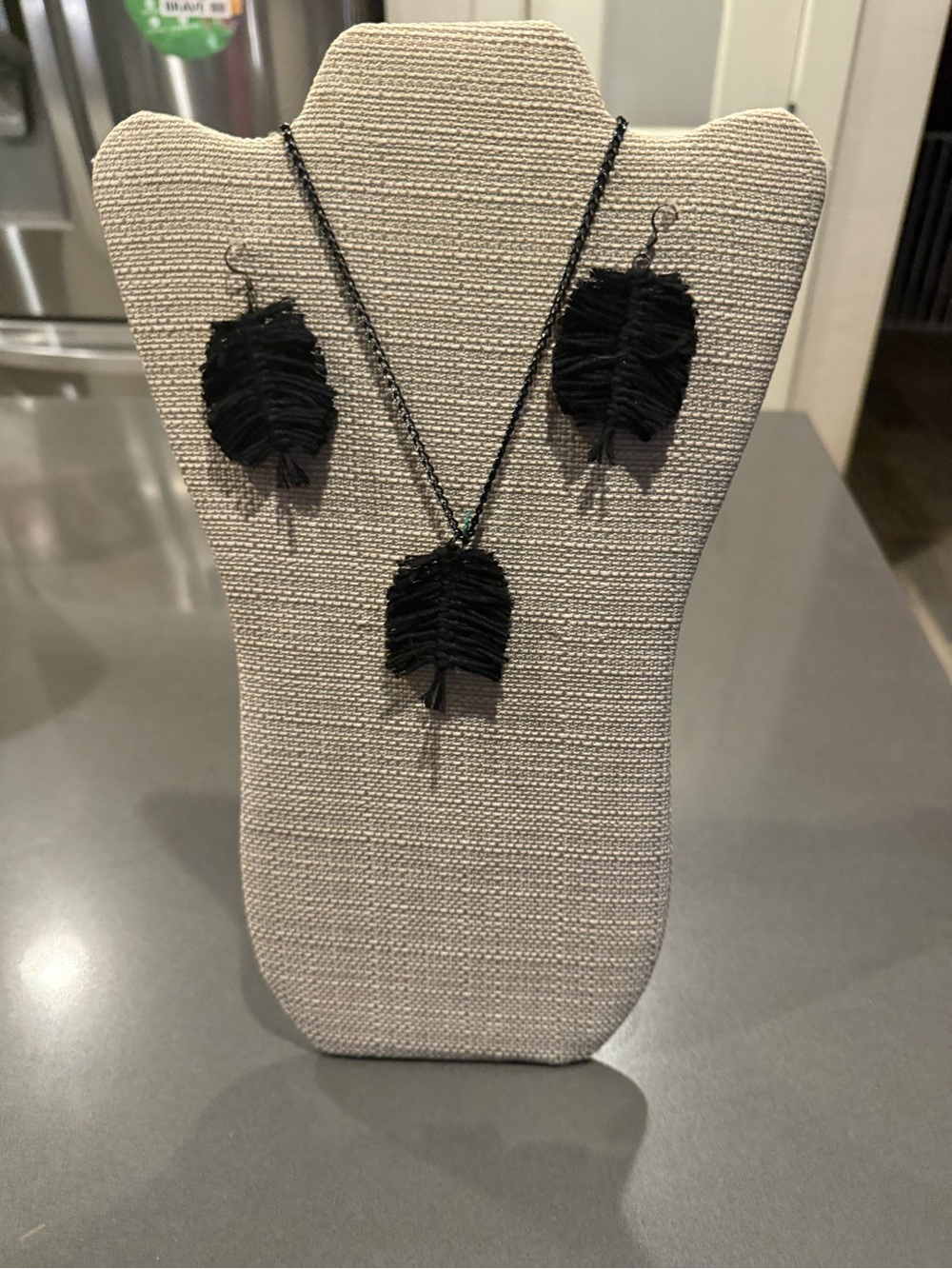 Black Feather Pendant Necklace and Earring Set - Lightweight Women's Jewelry